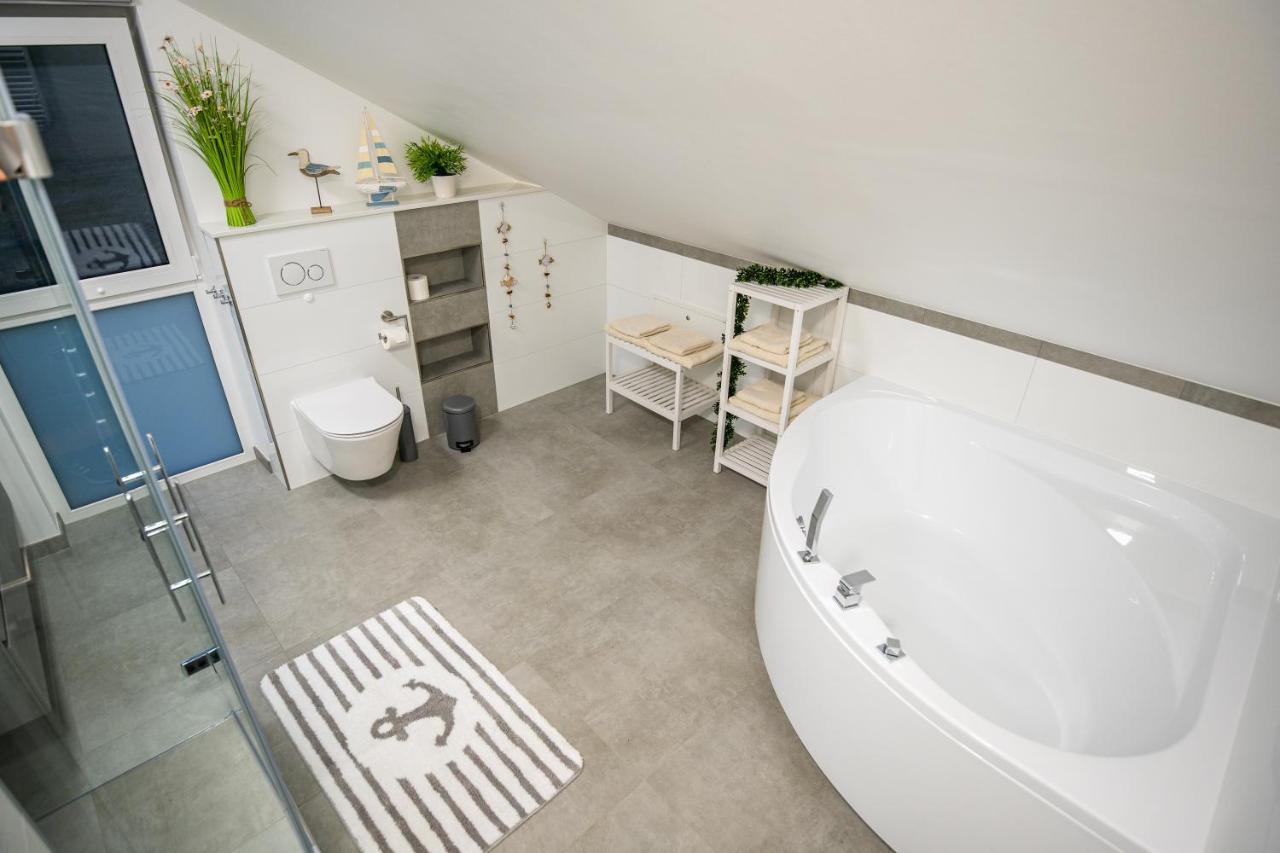 Mein Beach House Lobnitz  エクステリア 写真